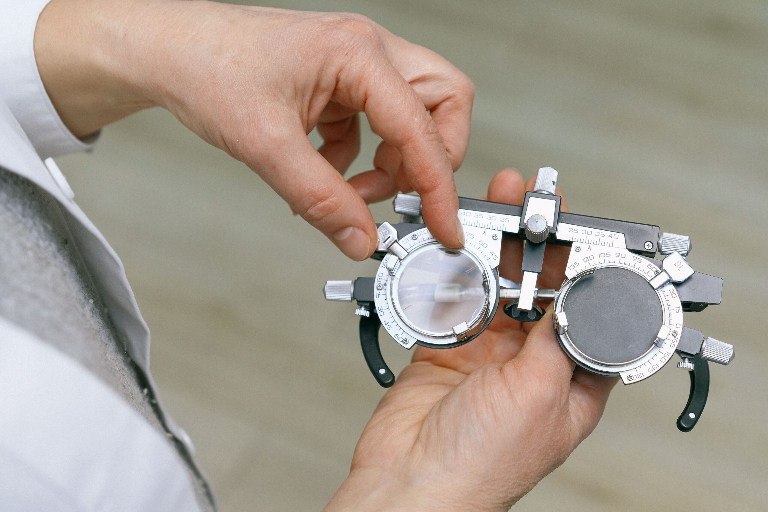 eye exam tool
